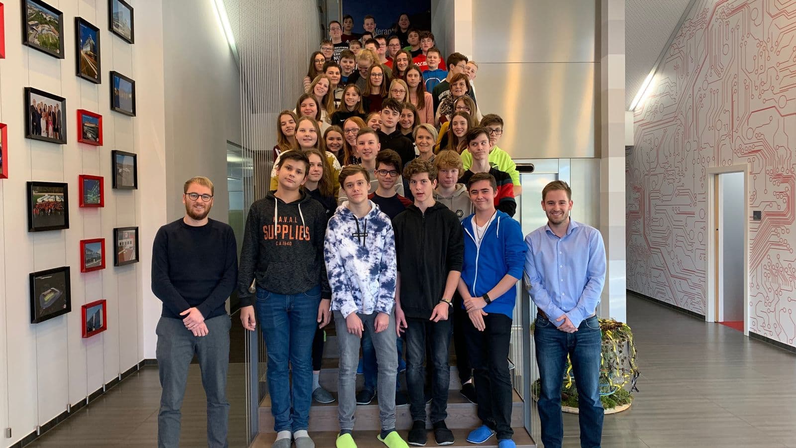 Company tour with the St. Leonhard/Forst secondary school