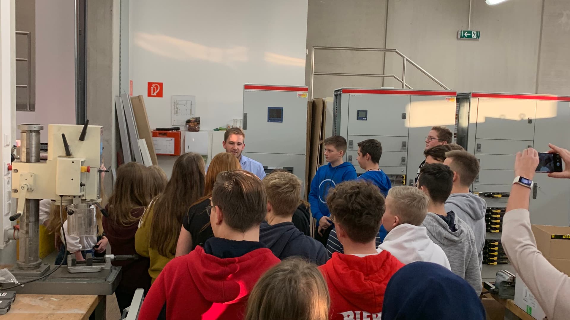 Company tour with the St. Leonhard/Forst secondary school