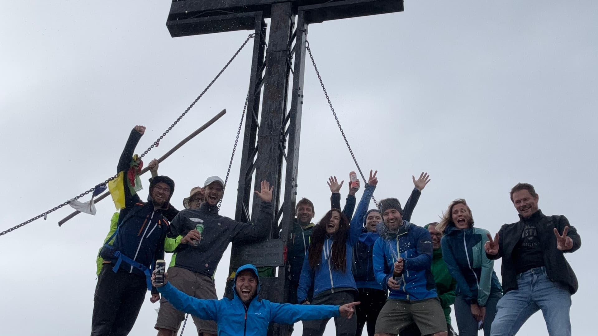 An (almost) rained-out company hiking day