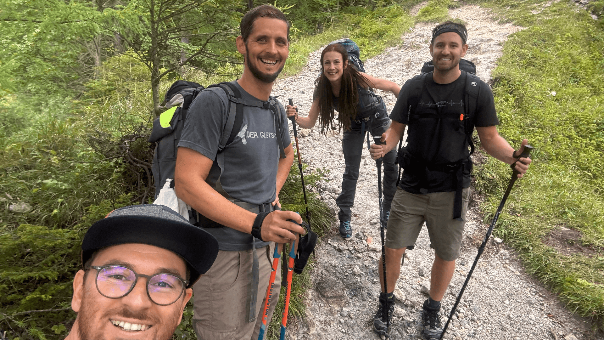 An (almost) rained-out company hiking day