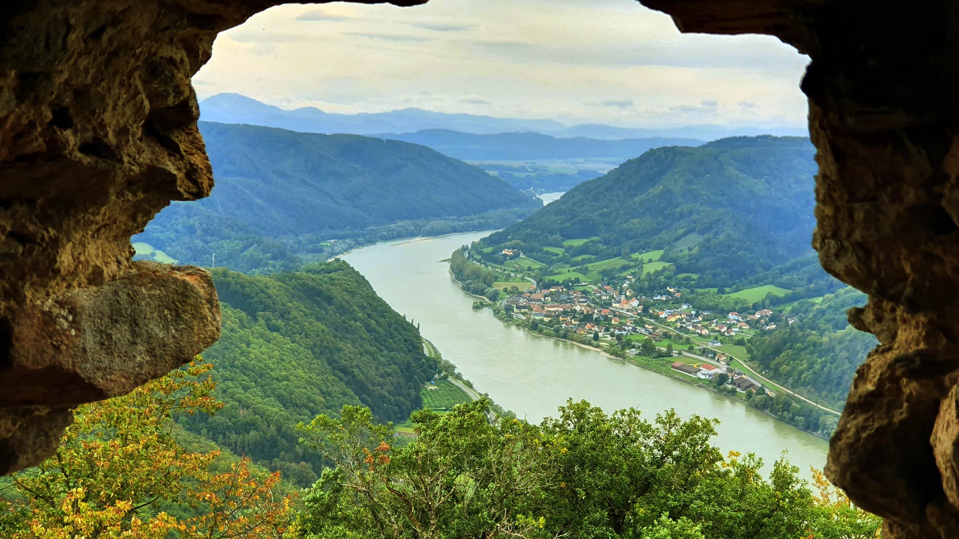 Company hike on the World Heritage Trail in the Wachau