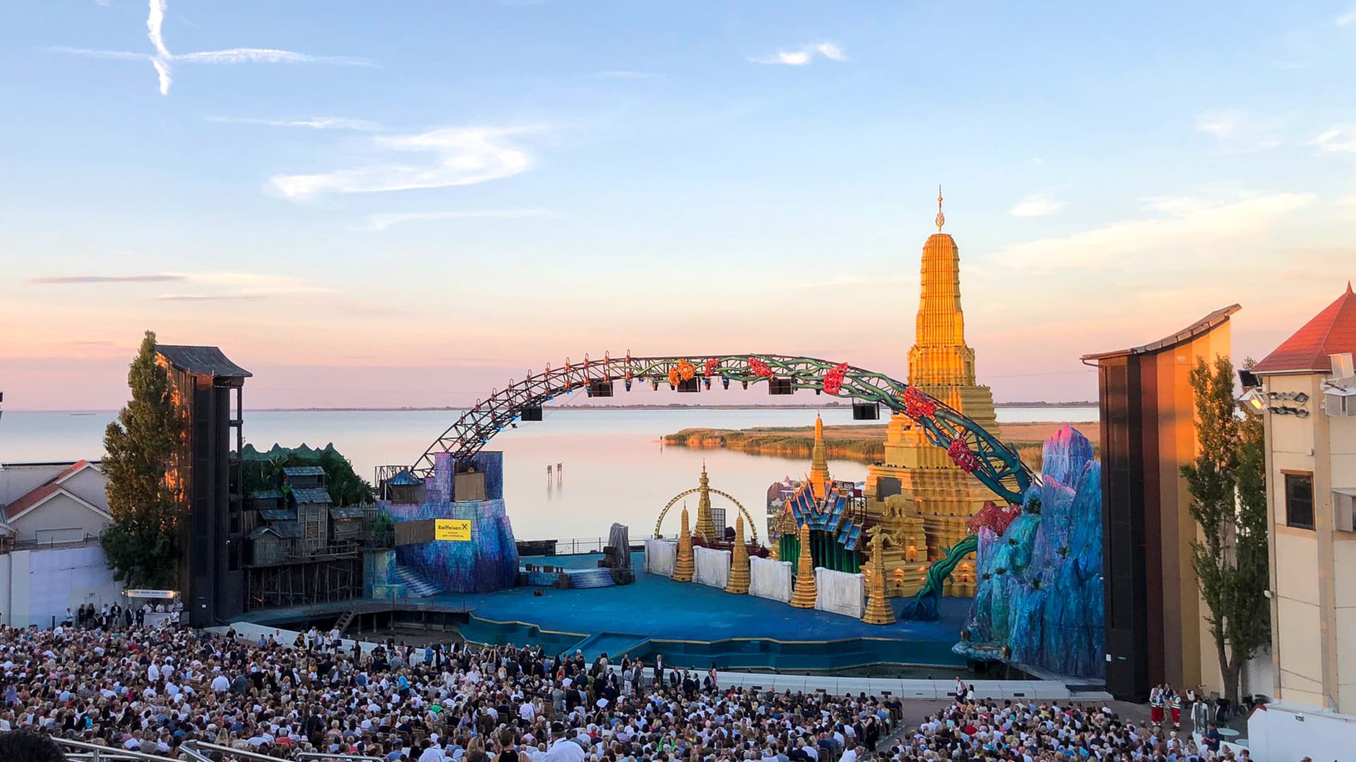 Shared experiences – culture in glorious weather