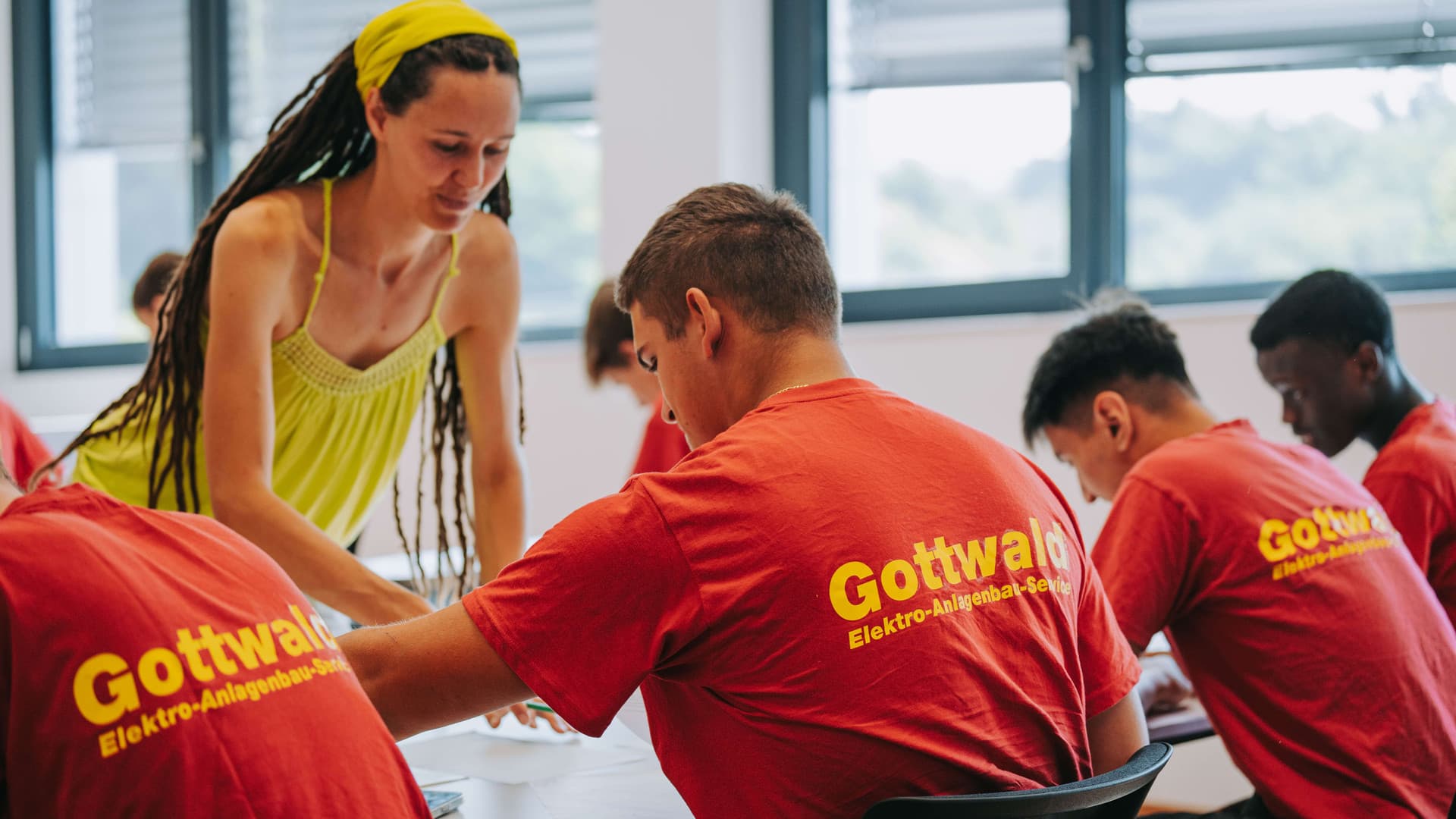 Apprentices help shape the new building at Gottwald