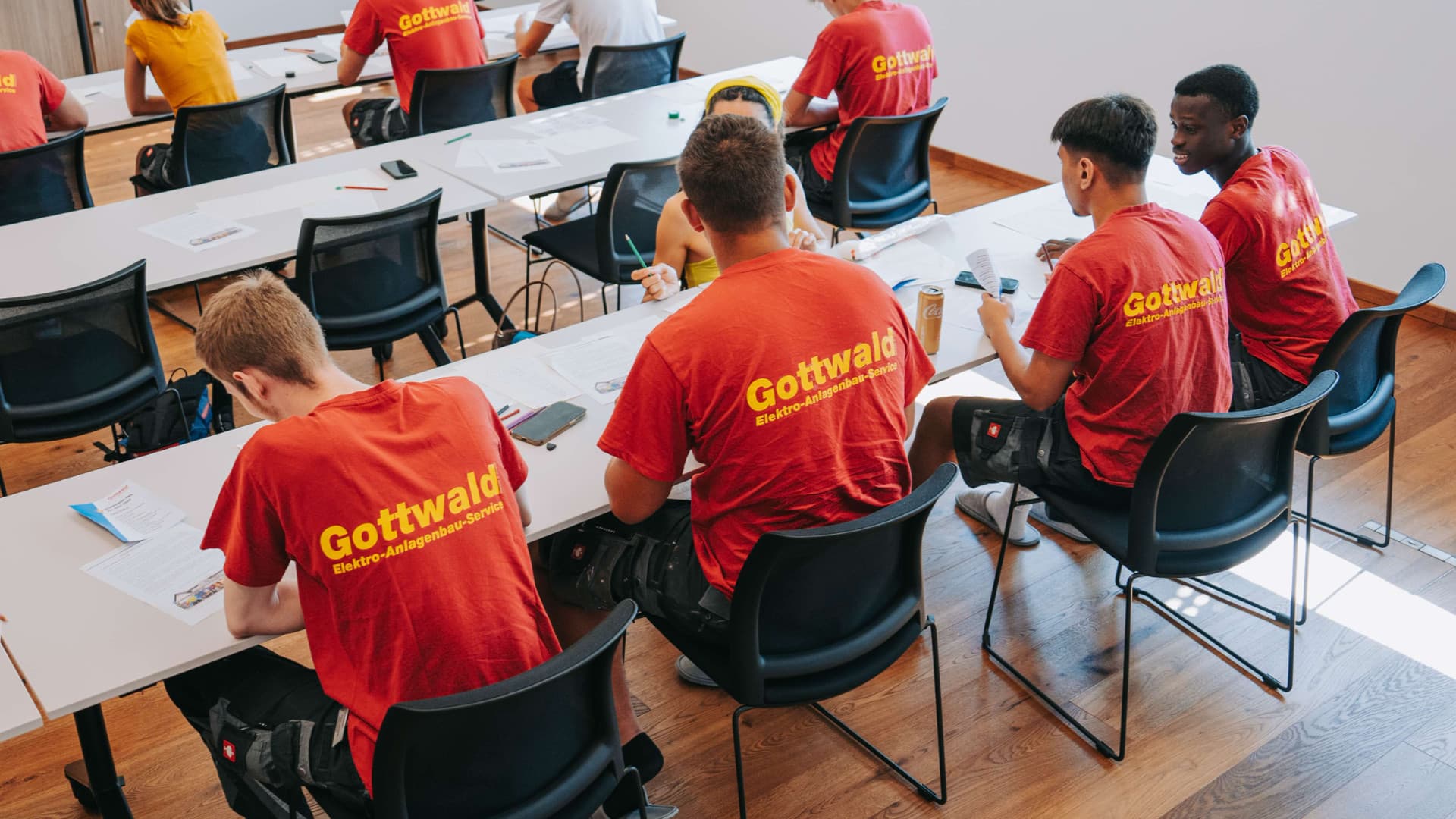 Apprentices help shape the new building at Gottwald