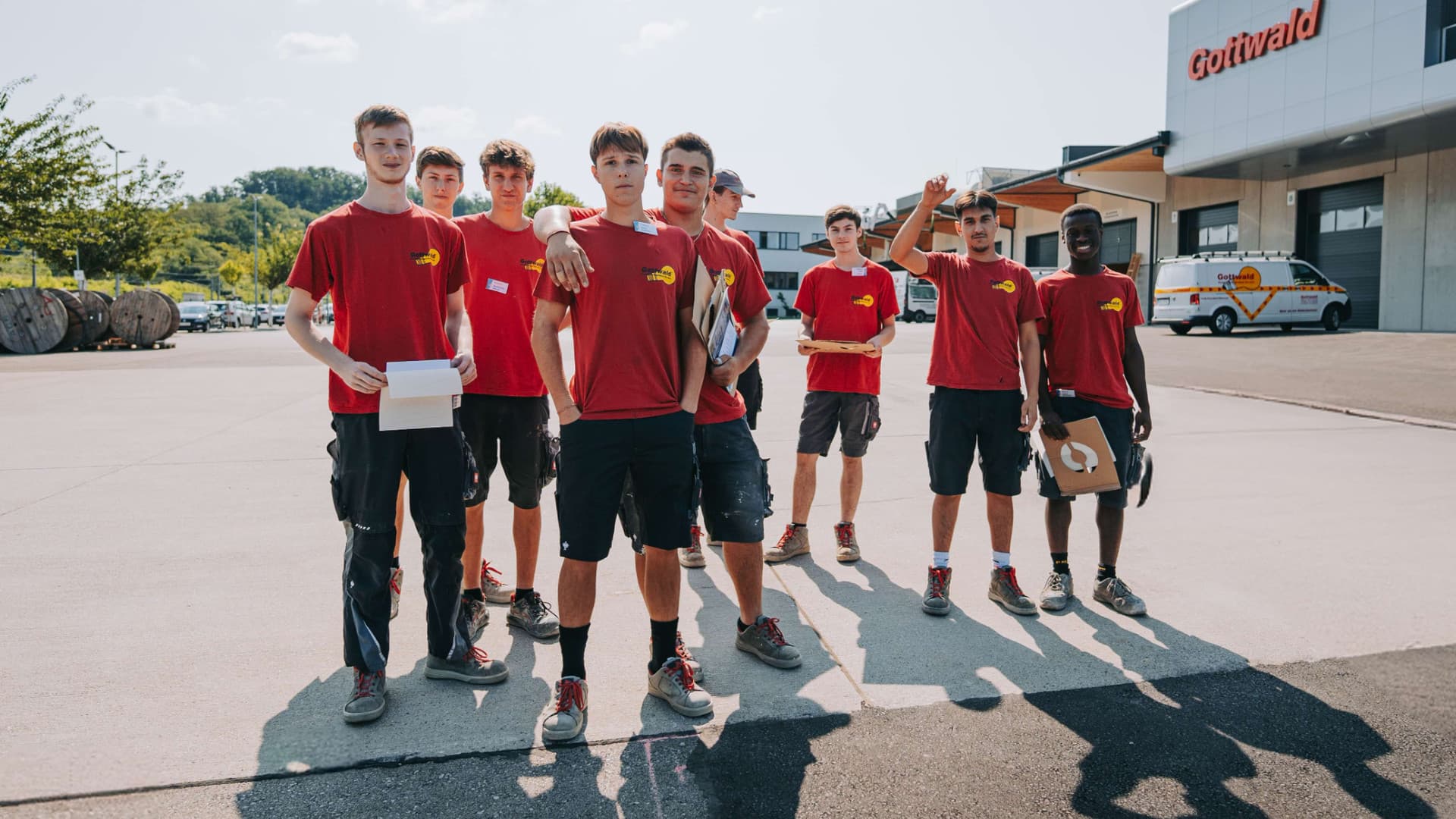 Apprentices help shape the new building at Gottwald