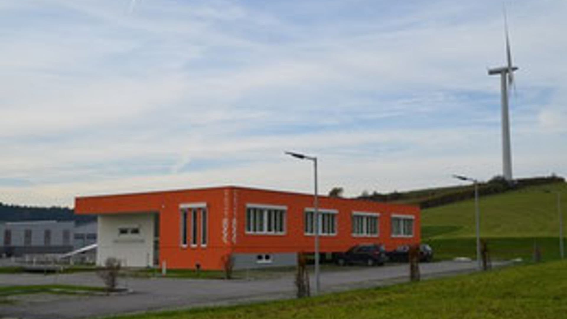 Janker office building and hall extension