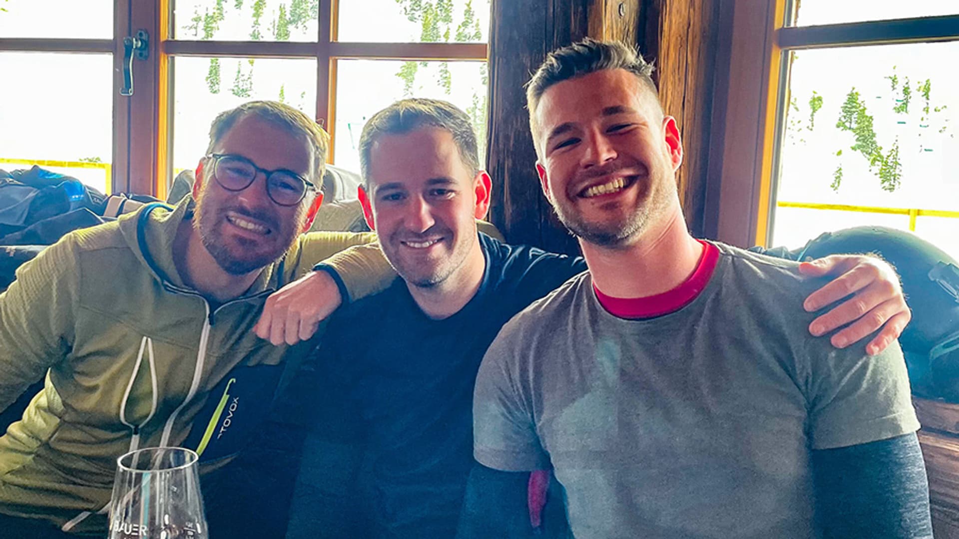 Meeting up in the mountains – skiing and après-ski
