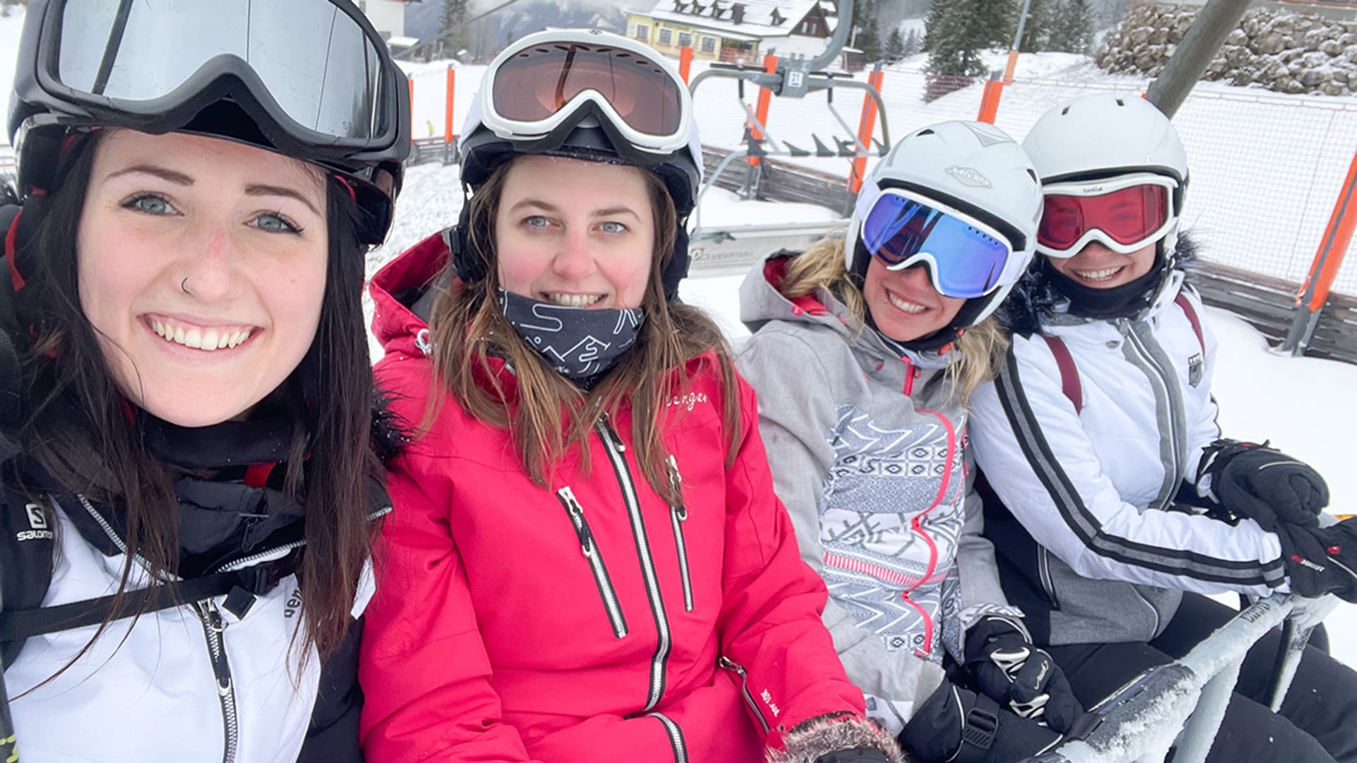 Meeting up in the mountains – skiing and après-ski