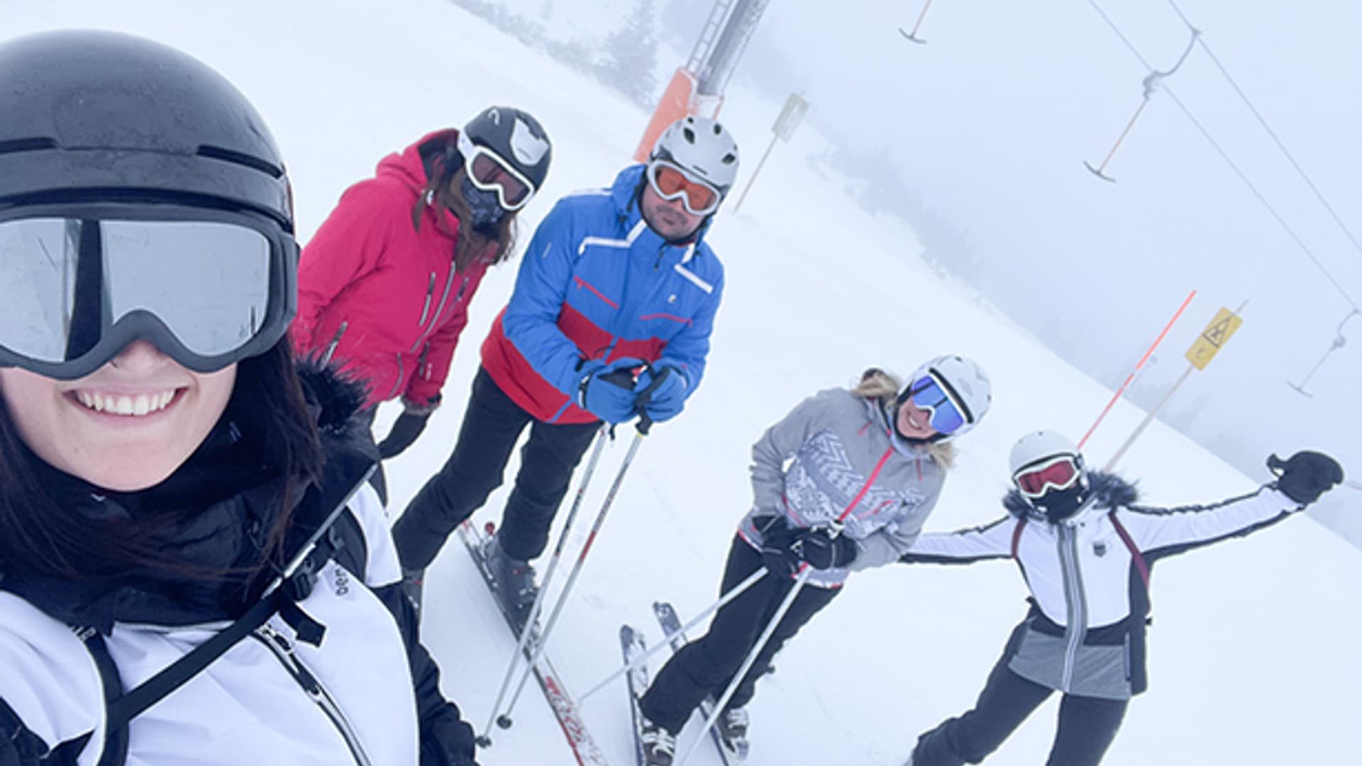 Meeting up in the mountains – skiing and après-ski