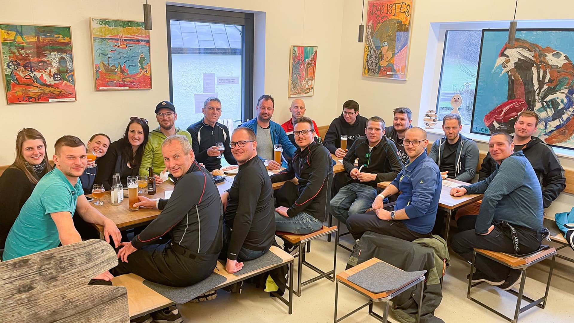 Meeting up in the mountains – skiing and après-ski