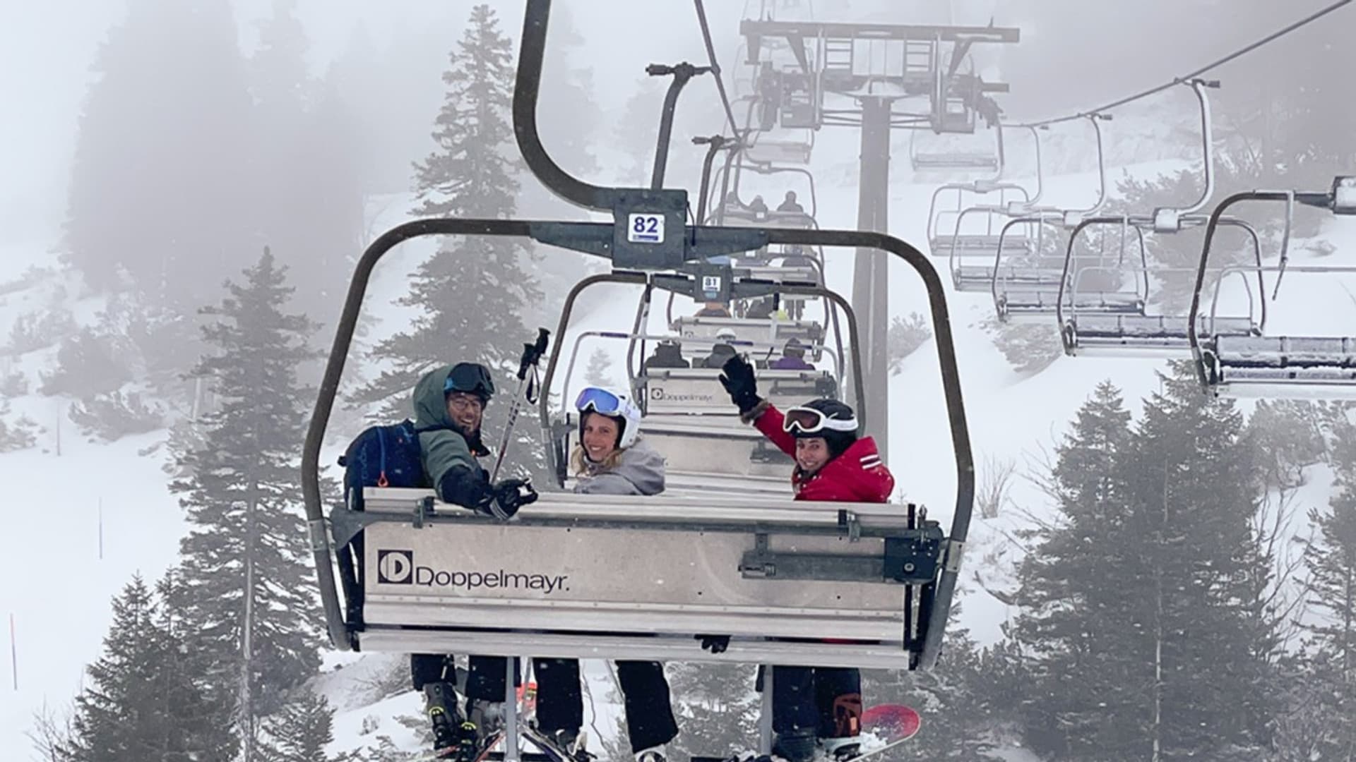 Meeting up in the mountains – skiing and après-ski