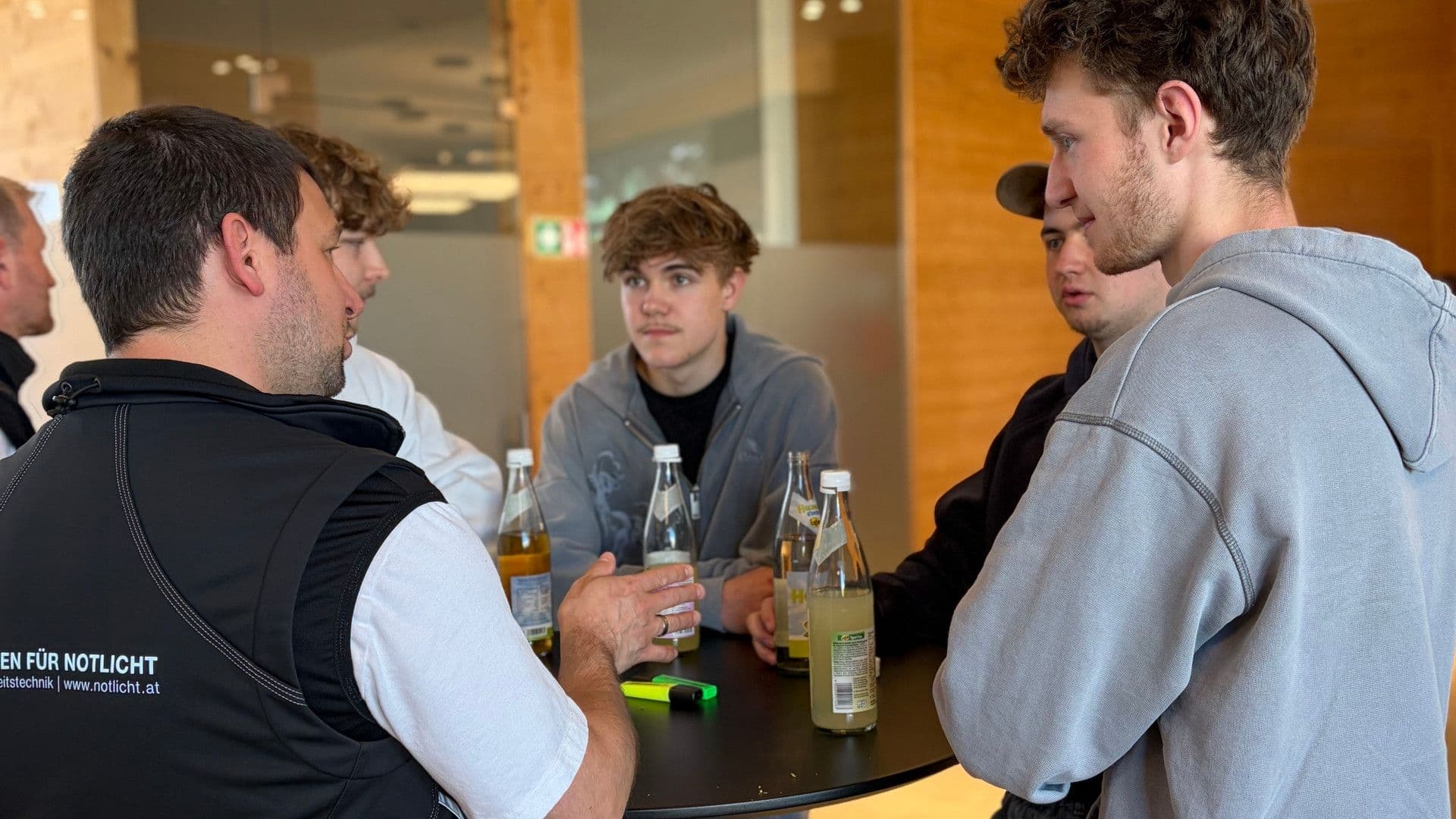 unsere-lehrlinge-on-tour-bei-din