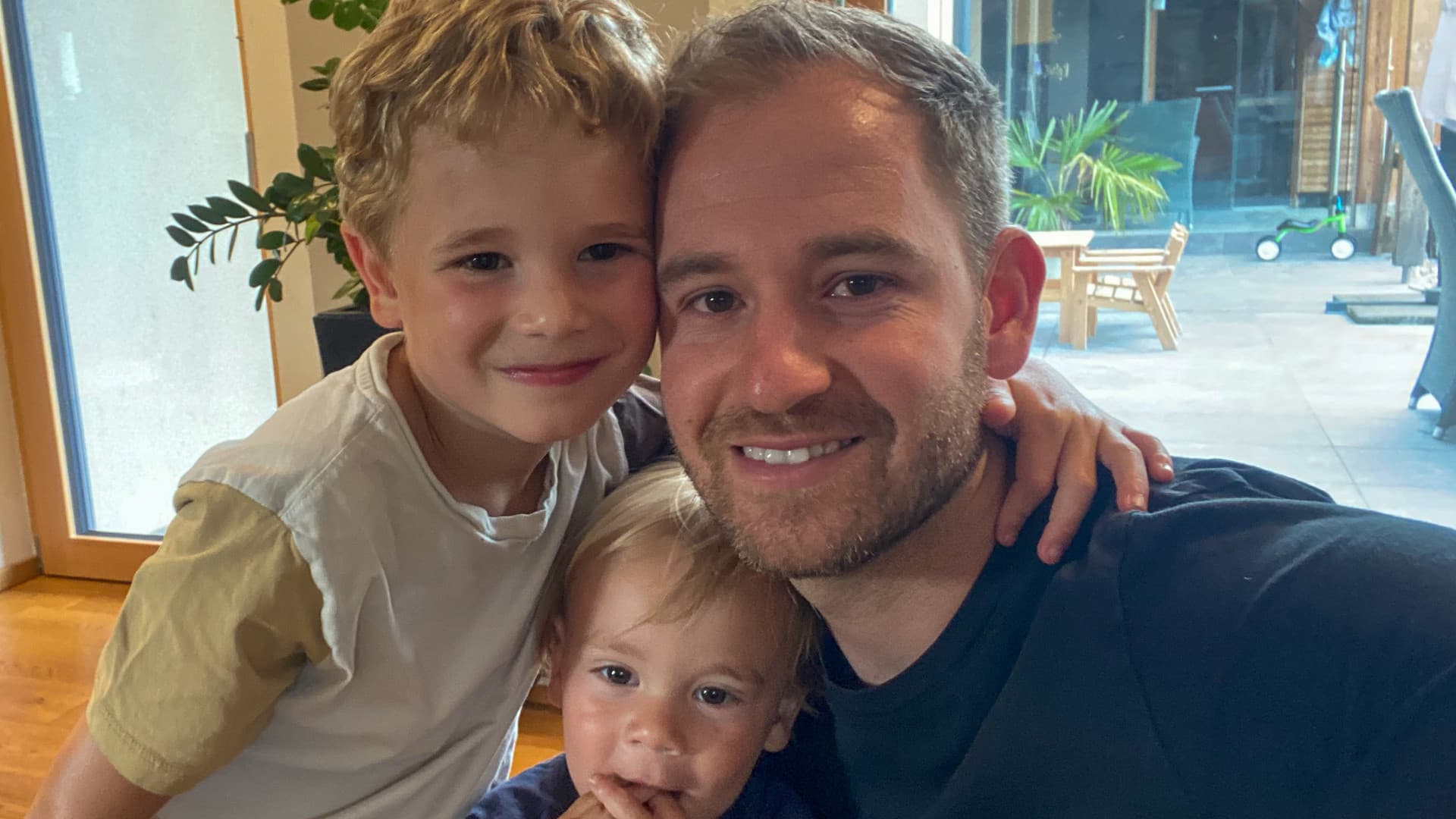 An employee with his two children